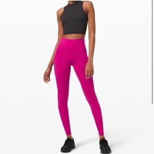 NWOT RIPENED RASPBERRY LULULEMON WUNDER UNDER - very cute size 6